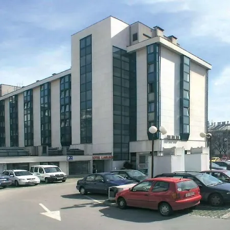Laguna Hotel 3*
